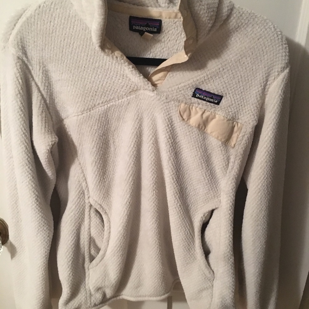PATAGONIA cream and white sweatshirt pullover